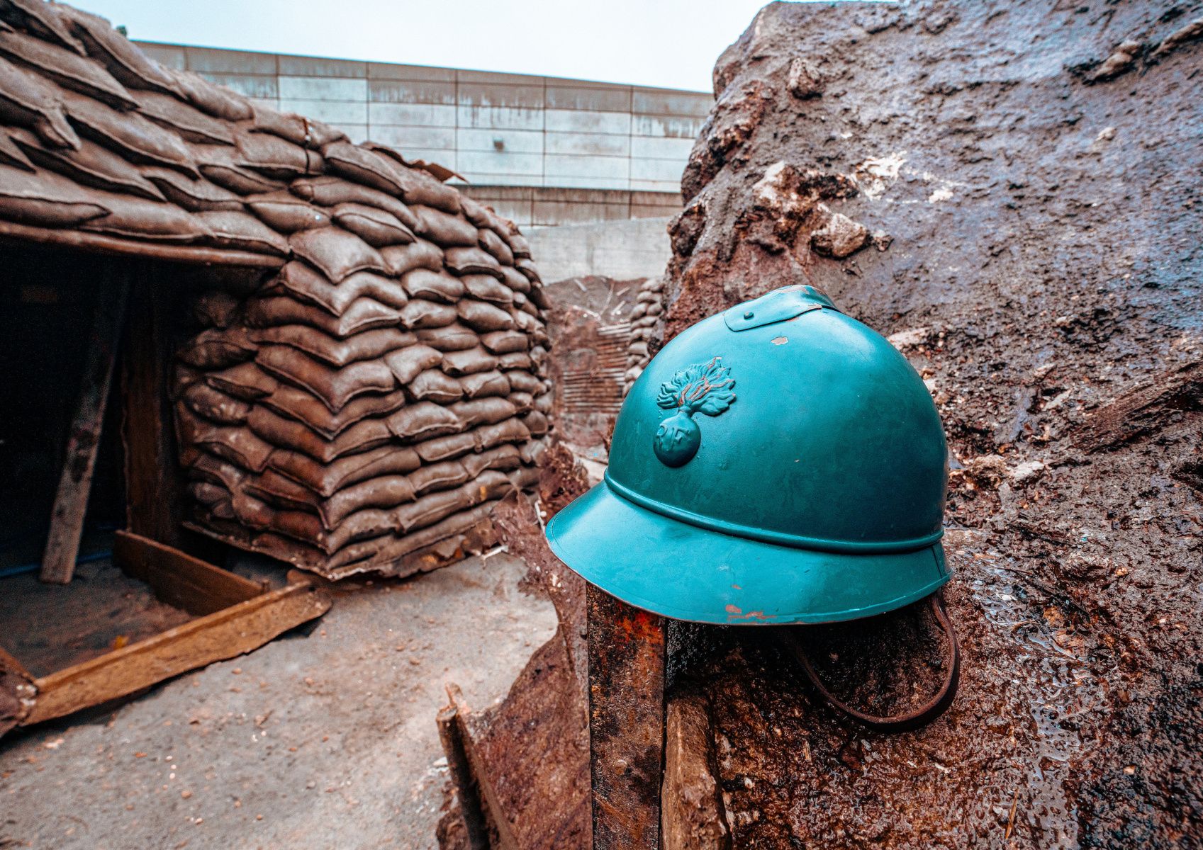 The Good Warfare Museum recreates an 800 m² open-air tutorial trench!